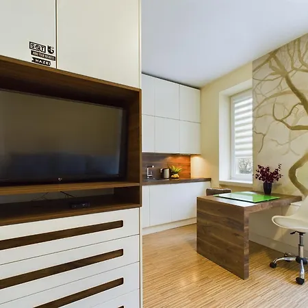 Bright Near The Palace Of Culture & Science By Renters 아파트 *