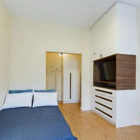 Bright Near The Palace Of Culture & Science By Renters * 바르샤바